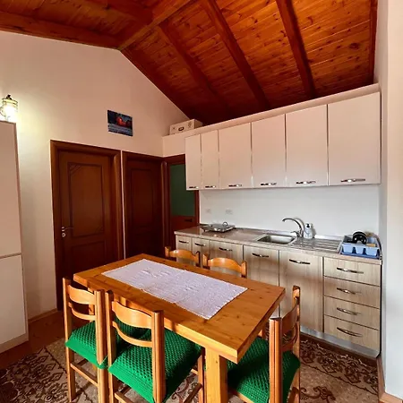 House Апартаменты *