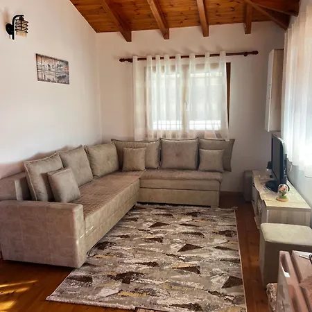 Апартаменты House *